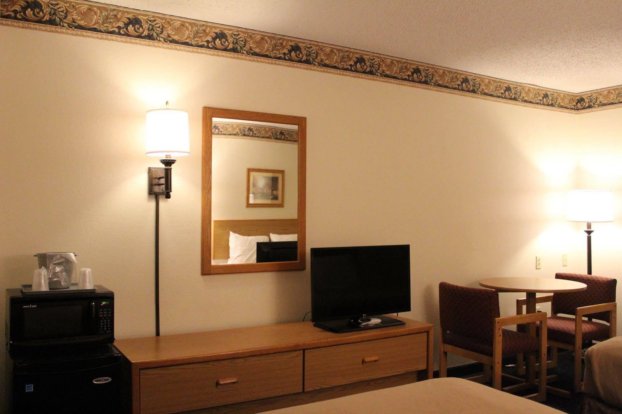 Travelodge By Wyndham Fort Scott Kültér fotó