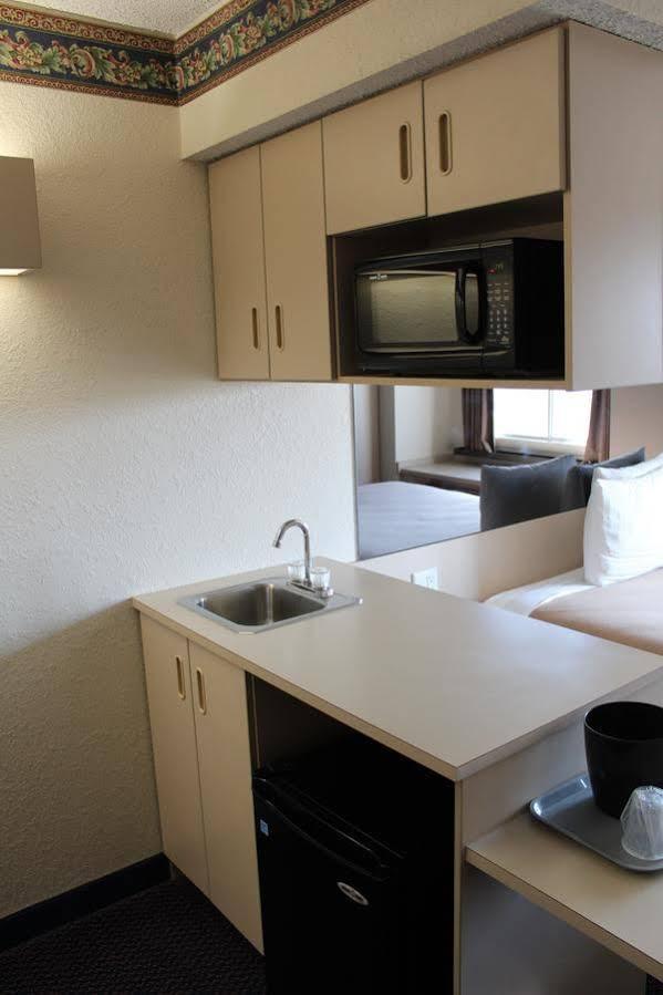 Travelodge By Wyndham Fort Scott Kültér fotó